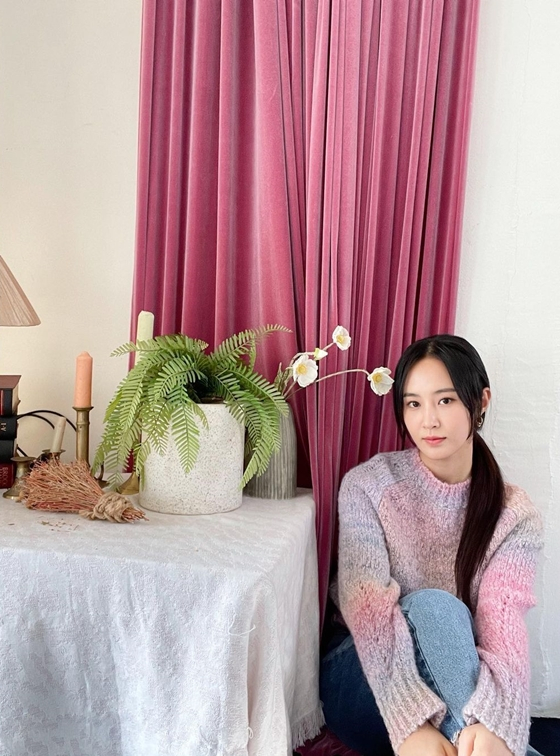 소녀시대 유리가 봄의 여신 자태를 뽐냈다./사진=유리 인스타그램