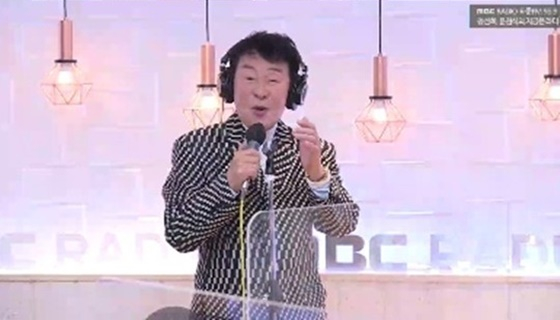 /사진='정선희, 문천식의 지금은 라디오시대' 보는 라디오 캡처