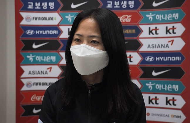 인터뷰 중인 이민아. /사진=대한축구협회