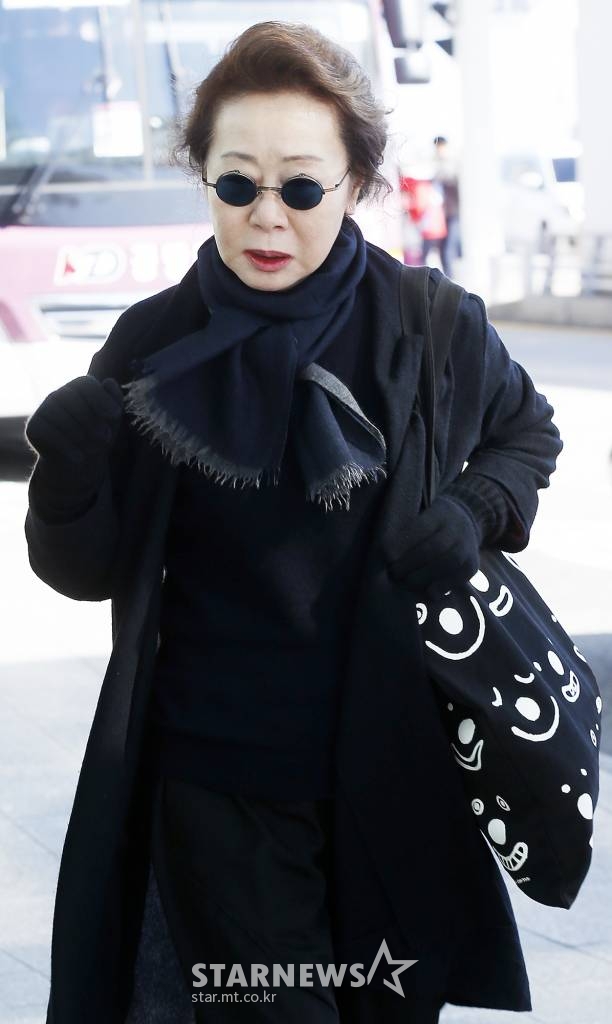 윤여정 /사진=김휘선 기자 hwijpg@