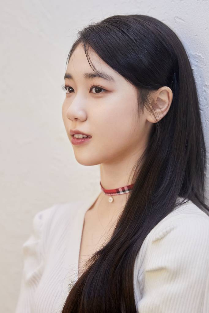 배우 이레가 9일 오후 화상으로 진행된 KBS2 수목드라마 '안녕? 나야!' 종영 인터뷰에 앞서 포즈를 취하고 있다. 이레는 '안녕? 나야!'에서 20년 뒤 미래로 떨어진 17살 호수고등학교 퀸카 반하니로 분해 시청자들의 사랑을 받았다. / 사진제공 = 씨제스엔터테인먼트