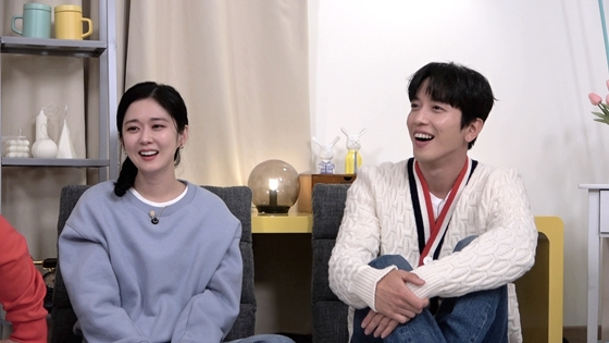 KBS 2TV '옥탑방의 문제아들' 장나라가 정용화와 출연해 '동안 외모'에 대한 스트레스를 털어놓았다./사진제공=KBS
