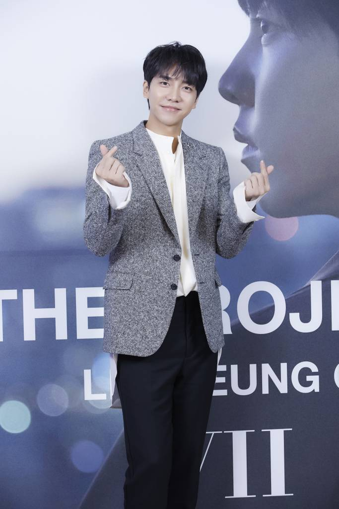배우 이승기가 윤여정의 제 93회 아카데미 시상식 여우조연상수상을 축하했다./사진제공 = 후크엔터테인먼트