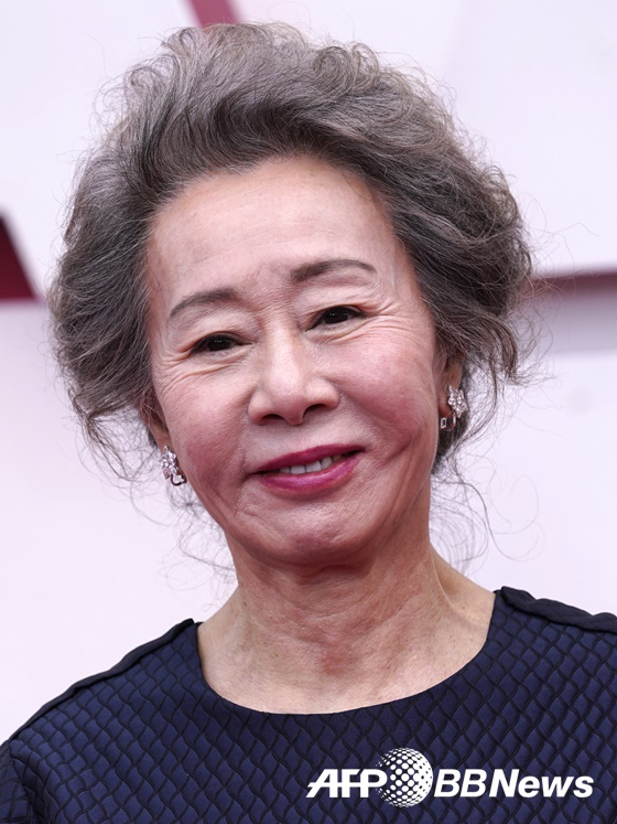 배우 윤여정이 제 93회 아카데미 시상식에서 여우조연상을 수상했다./AFPBBNews=뉴스1