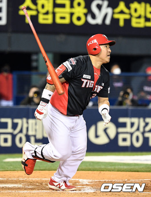KIA 최형우.