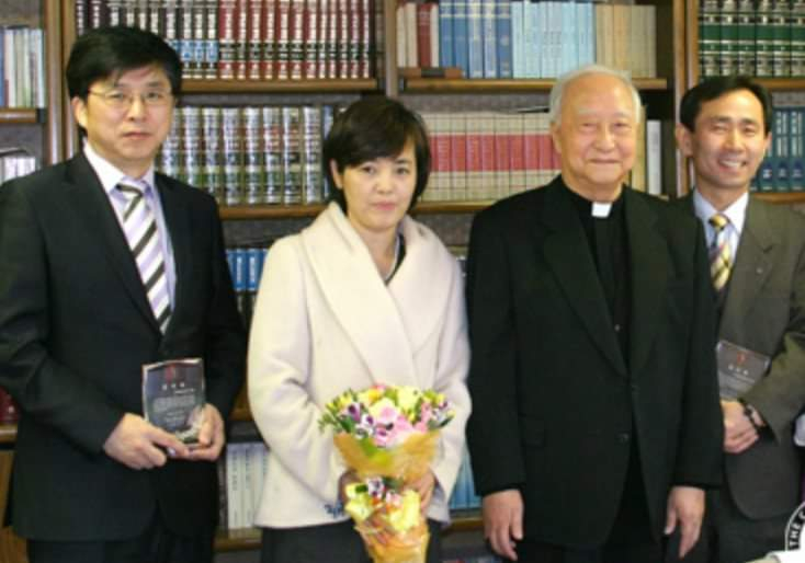 구수환 감독(좌), 정진석 추기경(우) /사진제공=이태석재단