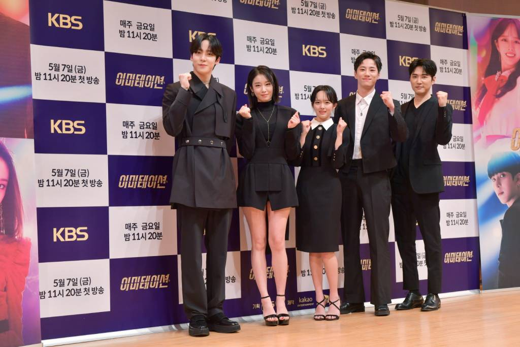 배우 윤호, 박지연, 정지소, 이준영, 데니안이 7일 오후 온라인 생중계로 진행된 KBS 2TV 금요드라마 '이미테이션' 제작발표회에 참석해 포즈를 취하고 있다. /사진제공=KBS 2021.05.07