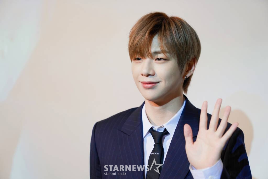 가수 강다니엘이 13일 오후 진행된 새앨범 'YELLOW' 발매 기자간담회에 참석해 포즈를 취하고 있다. /사진제공=커넥트엔터테인먼트 2021.04.13