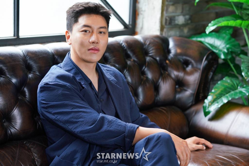 영화 '파이프라인'(감독 유하)의 배우 음문석이 26일 온라인으로 진행된 인터뷰를 위해 포즈를 취하고 있다. /사진제공=메가박스중앙(주)플러스엠, 리틀빅픽처스 2021.05.26 /사진=이동훈 기자 photoguy@