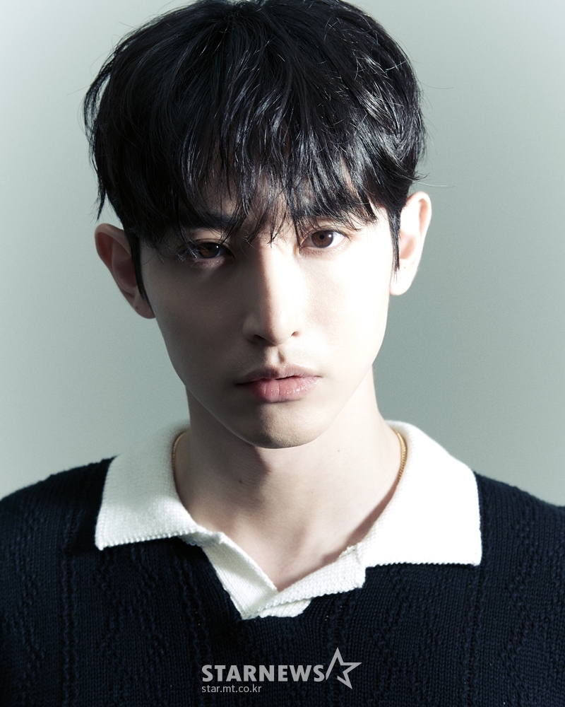 영화 '파이프라인'의 주연배우 이수혁이 24일 오전 온라인으로 진행된 인터뷰를 위해 포즈를 취하고 있다. /사진제공=YG엔터테인먼트 /사진=이동훈 기자 photoguy@