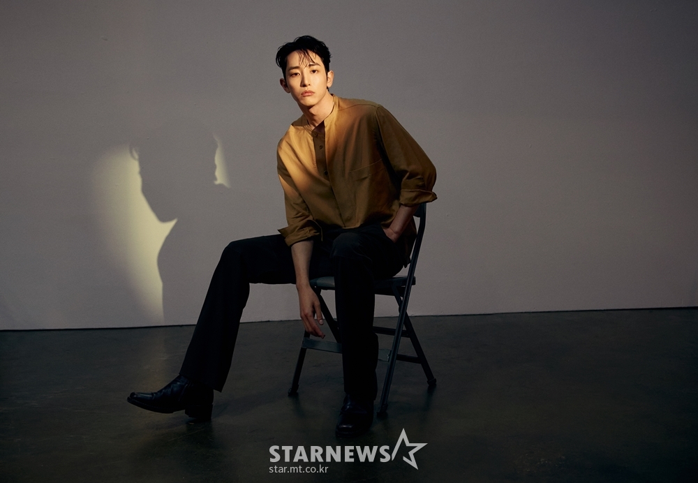 영화 '파이프라인'의 주연배우 이수혁이 24일 오전 온라인으로 진행된 인터뷰를 위해 포즈를 취하고 있다. /사진제공=YG엔터테인먼트 /사진=이동훈 기자 photoguy@