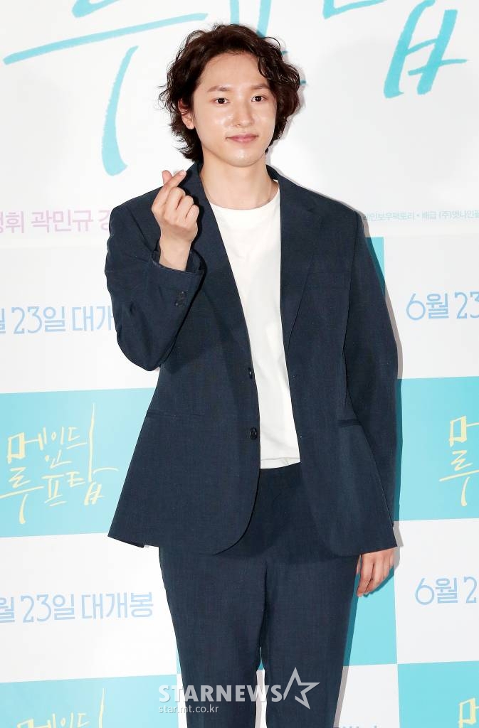 배우 정휘가 7일 오후 서울 광진구 롯데시네마 건대입구점에서 열린 영화 '메이드 인 루프탑'(감독 김조광수) 언론시사회 및 간담회에 참석해 포즈를 취하고 있다. '메이드 인 루프탑'은 이별 1일차 하늘과 썸 1일차 봉식이 별다를 것 없지만 별난 각자의 방식대로 쿨하고! 힙하게! 밀당 연애를 시작하는 이야기를 그린 요즘 것들의 하이텐션 썸머 로맨스다. 오는 23일 개봉. 2021.06.07 /사진=김창현 기자 chmt@