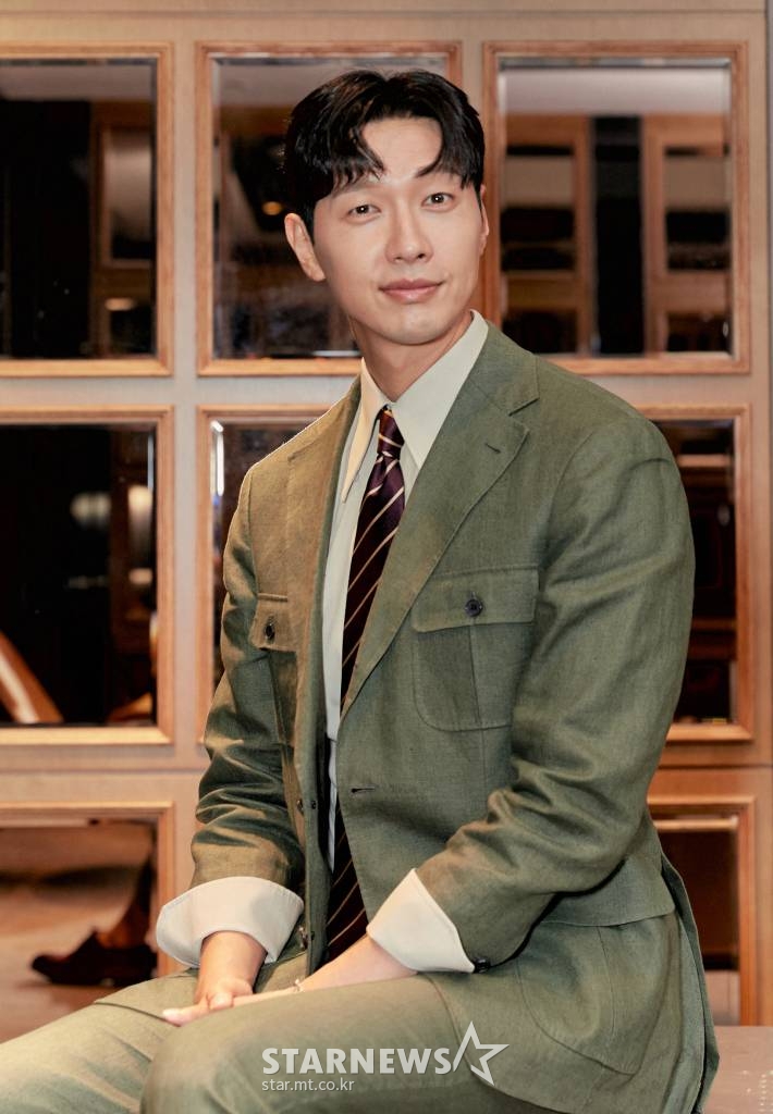 영화 '빛나는 순간'의 주연배우 지현우가 21일 오전 진행된 라운드 인터뷰를 위해 포즈를 취하고 있다. /사진제공=명필름 2021.06.21 /사진=이동훈 기자 photoguy@