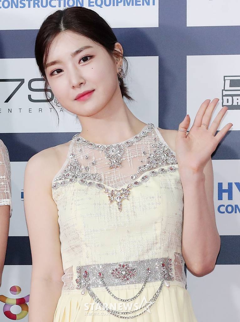 걸그룹 브레이브걸스 유나가 26일 오후 서울 마포구 성산동 서울월드컵경기장에서 진행된 '제27회 드림콘서트' 레드카펫 행사에 참석해 포즈를 취하고 있다 2021.06.26 /사진=김창현 기자 chmt@