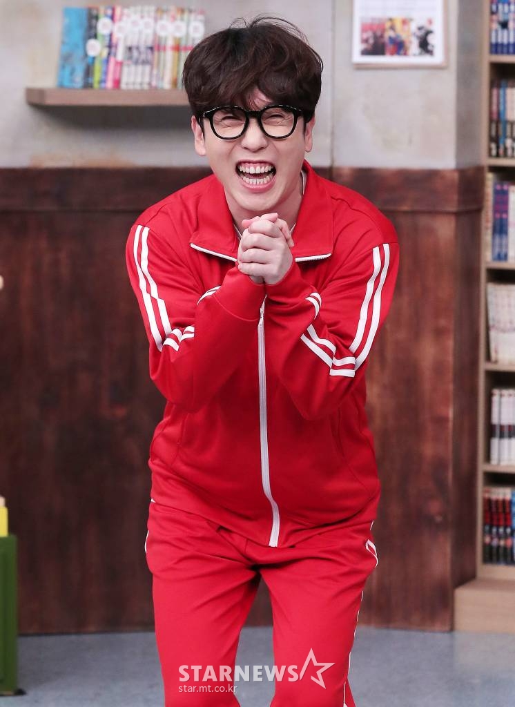 개그맨 남창희가 6일 오후 서울 강서구 가양동 IHQ스튜디오에서 진행된 예능 프로그램 '별에서 온 퀴즈' 제작발표회에 참석해 포즈를 취하고 있다. '별에서 온 퀴즈'는 1990년대 말부터 2010년대까지 우리를 열광하게 했던 문화계 이슈들을 모아 퀴즈와 토크로 풀어보는 프로그램이다. 오는 8일 오후 8시 첫 방송한다. 2021.07.06 /사진=김창현 기자 chmt@