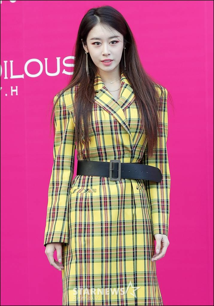 티아라 지연이 24일 서울 동대문디자인플라자(DDP)에서 열린 '2019 F/W 서울패션위크-그리디어스(GREEDILOUS)' 컬렉션에 참석해 포즈를 취하고 있다. /사진=김창현 기자 chmt@