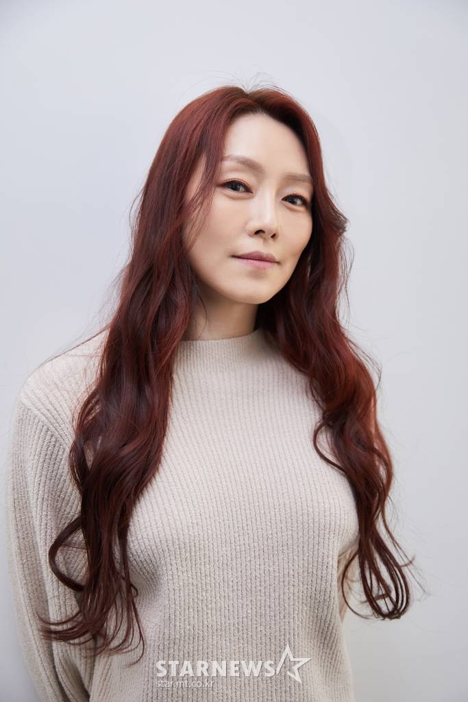 연극 '아마데우스'의 배우 차지연이 9일 오후 진행된 온라인 라운드 인터뷰를 위해 포즈를 취하고 있다. /사진제공=씨제스 2021.03.09 /사진=이동훈 기자 photoguy@