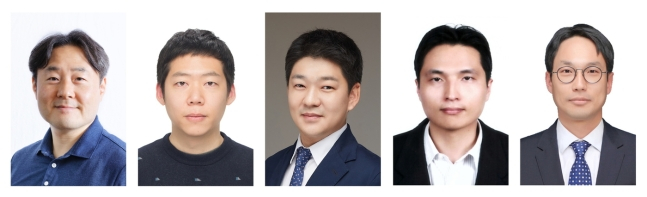2021년 삼성미래기술육성사업 지정테마 연구지원 과제에 선정된 교수진. 사진 왼쪽부터 연세대학교 황도식 교수, 서울대학교 송용수 교수, 인하대학교 김민구 교수, 포스텍 최수석 교수, 동국대학교 정권범 교수.