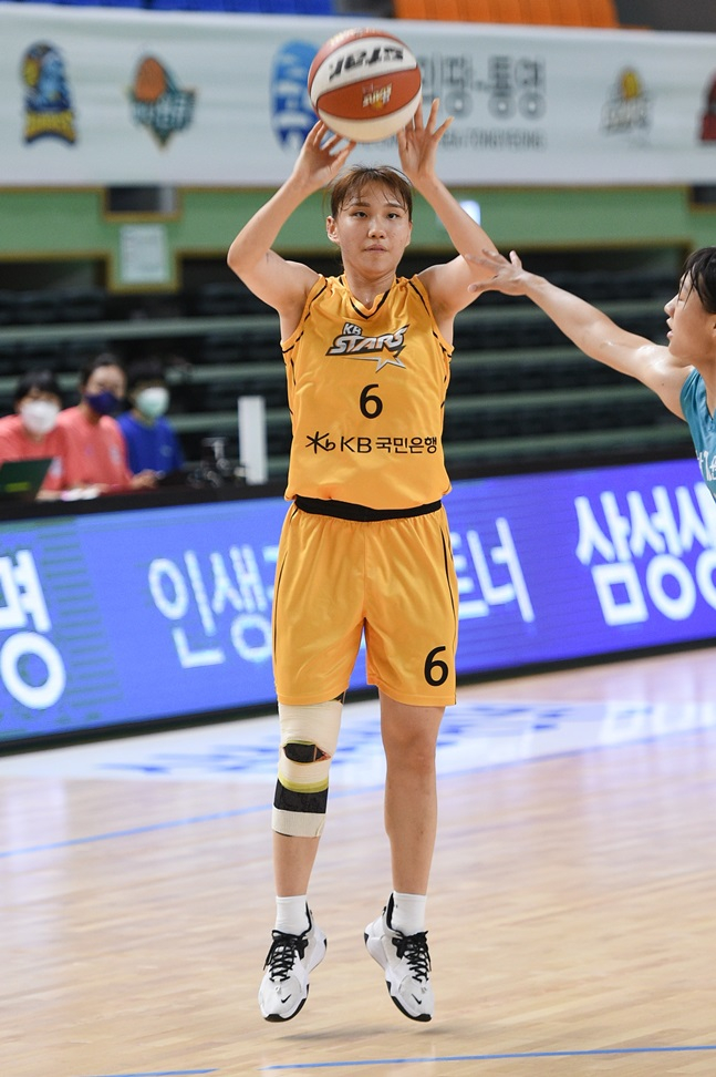 20점을 만들며 KB스타즈의 우승을 이끈 이윤미. /사진=WKBL 제공