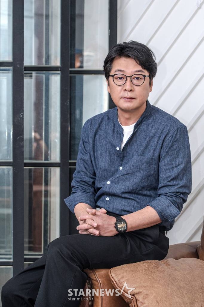 영화 '모가디슈'(감독 류승완)의 주연배우 김윤석이 26일 온라인으로 진행된 라운드 인터뷰를 위해 포즈를 취하고 있다. /사진제공=롯데엔터테인먼트 2021.07.26 /사진=이동훈 기자 photoguy@