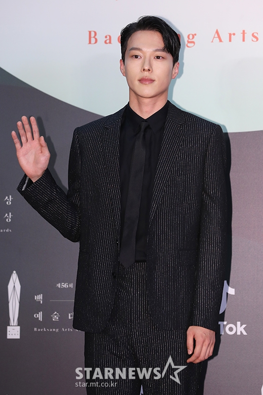 배우 장기용이 5일 오후 경기도 고양시 킨텍스에서 열린 제56회 백상예술대상 시상식 레드카펫 행사에서 포즈를 취하고 있다. /사진제공=백상예술대상 사무국 /사진=이동훈 기자 photoguy@