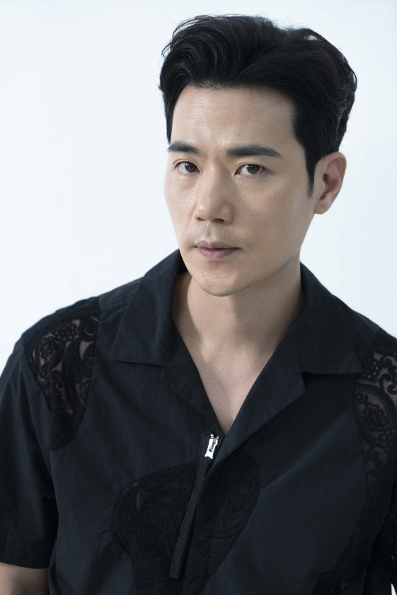 '귀문'으로 돌아온 김강우/사진제공=CGV