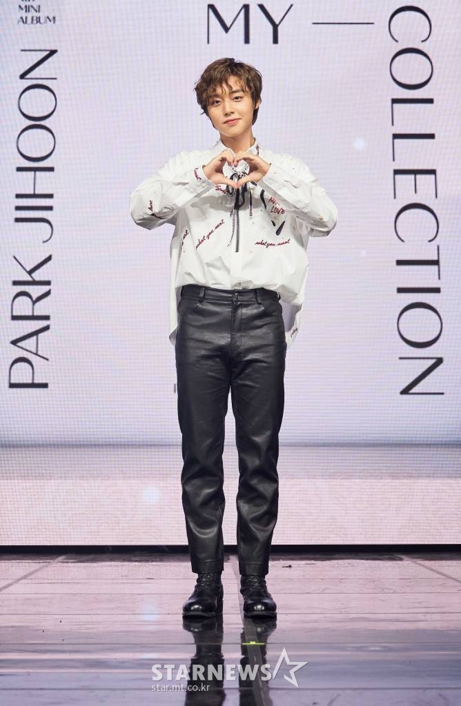 가수 박지훈이 12일 오후 온라인 생중계로 진행된 네 번째 미니앨범 'My Collection' 발매 기념 쇼케이스에 앞서 포즈를 취하고 있다. /사진제공=마루기획 2021.08.12