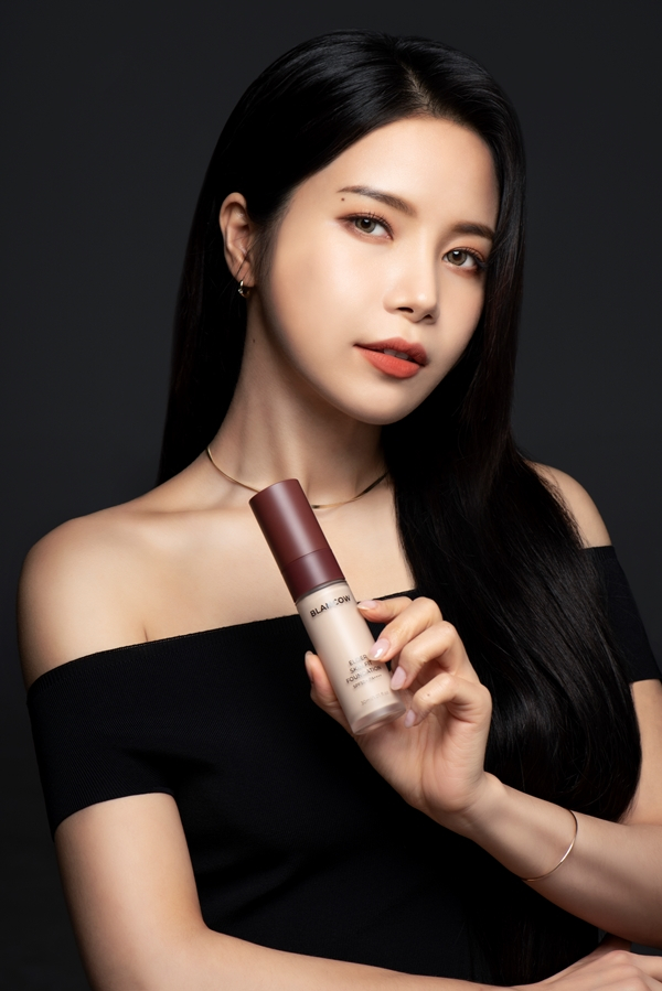 블랑카우 전속 모델 그룹 마마무 멤버 솔라 /사진제공=블랑카우