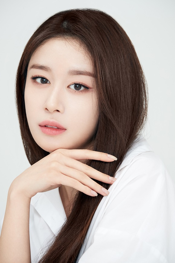티아라 지연