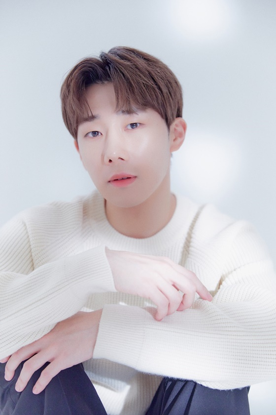 김성규 새 프로필 사진 /사진제공=더블에이치티엔이