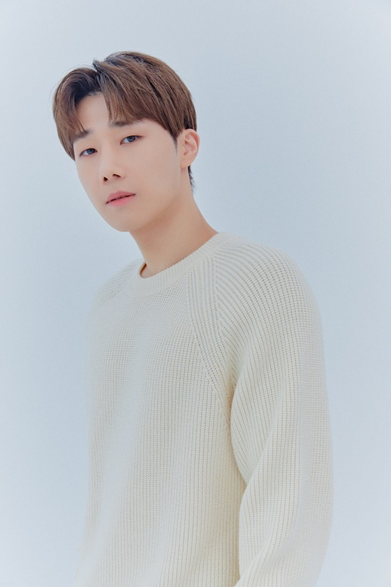 김성규 새 프로필 사진 /사진제공=더블에이치티엔이
