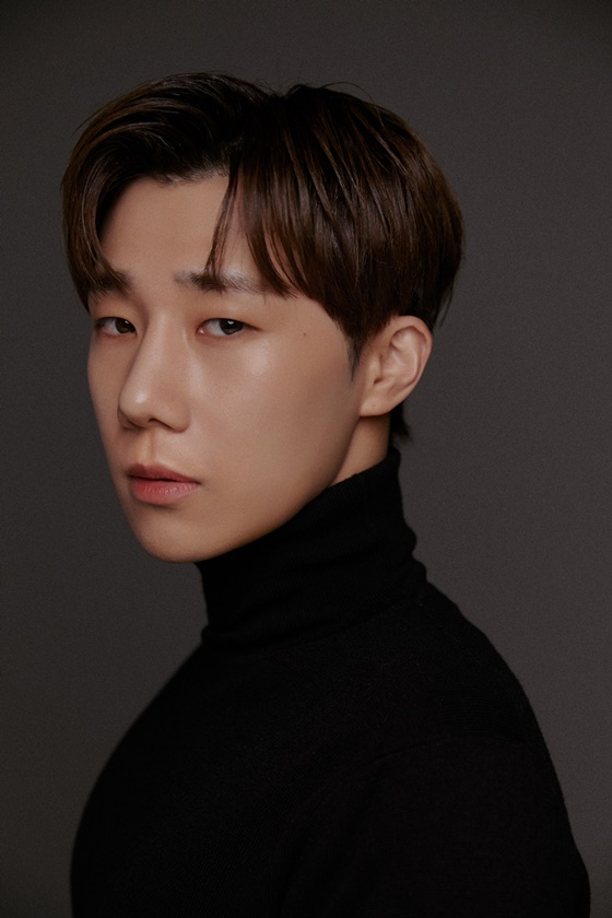 김성규 새 프로필 사진 /사진제공=더블에이치티엔이