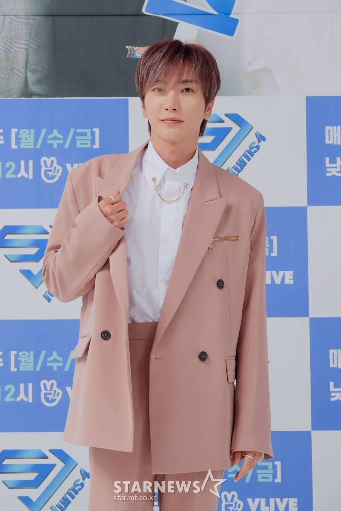 그룹 슈퍼주니어 이특이 22일 오후 온라인 생중계로 진행된 웹 예능 프로그램 '슈주리턴즈4' 제작발표회에서 포즈를 취하고 있다. /사진제공=SM C&C /사진=이동훈 기자 photoguy@