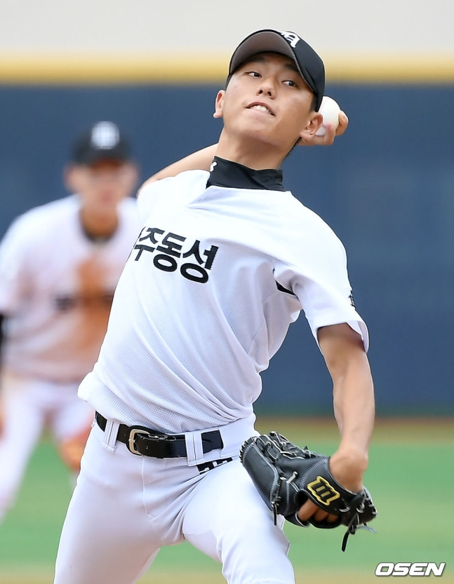 SSG가 지명할 것으로 예상되는 광주동성고 신헌민./사진=OSEN