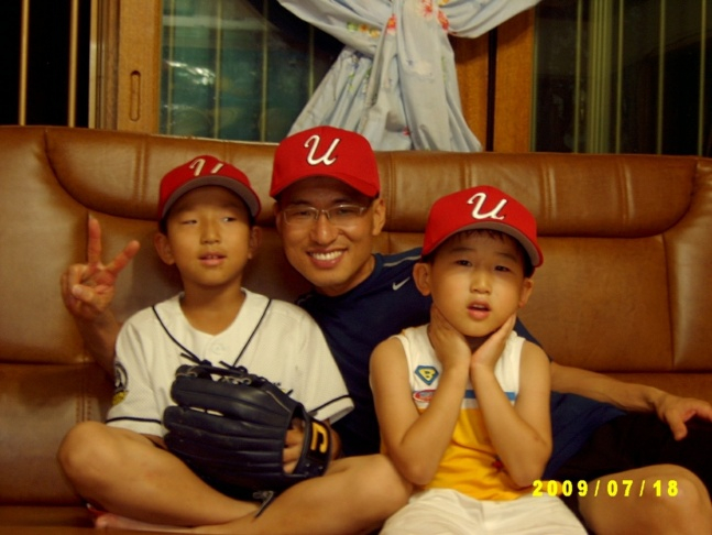 왼쪽부터 주승우-아버지 주용길씨-주승빈./사진=주승빈 본인 제공