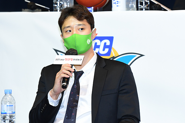 30일 서울 JW 메리어트 호텔에서 열린 프로농구 미디어데이에 참석한 원주 DB 허웅. /사진=KBL