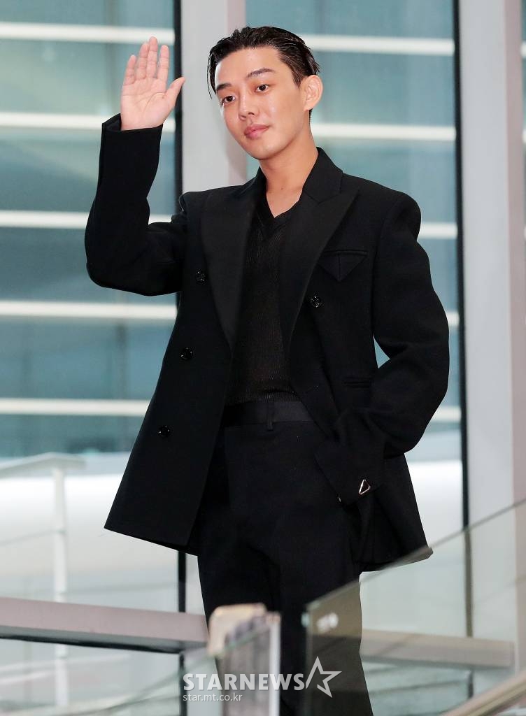 배우 유아인이 7일 오후 부산 해운대구 우동 벡스코 오디토리움에서 진행된 '2021 부일영화상' 레드카펫에 행사에 참석하고 있다. 2021.10.07 /사진=김창현 기자 chmt@