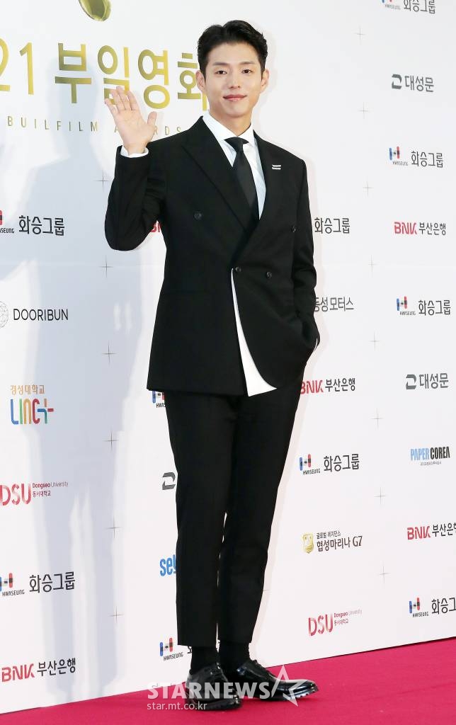 배우 하준이 7일 오후 부산 해운대구 우동 벡스코 오디토리움에서 진행된 '2021 부일영화상' 레드카펫에 행사에 참석해 포즈를 취하고 있다. 2021.10.07 /사진=김창현 기자 chmt@
