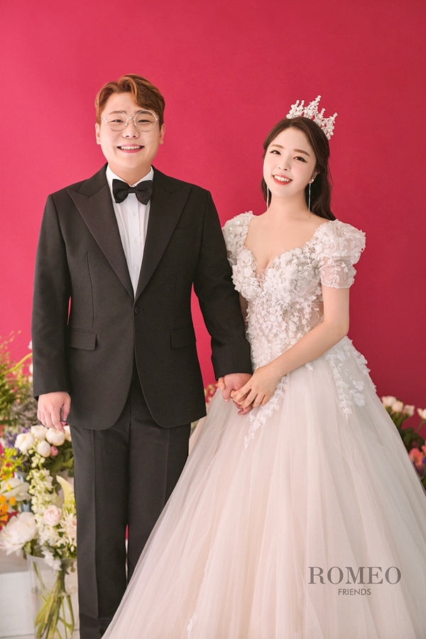 송필근 결혼 /사진제공=해피메리드컴퍼니, 웨딩디렉터봉드, 로미오프렌즈, 로자스포사, 비안플라워, 규중칠우, 모아위, 스플렌디노, 정민경스타일리스트