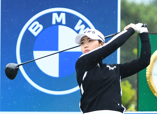 안나린이 21일 BMW 레이디스 챔피언십 1라운드 10번홀에서 티샷을 하고 있다./사진=BMW코리아