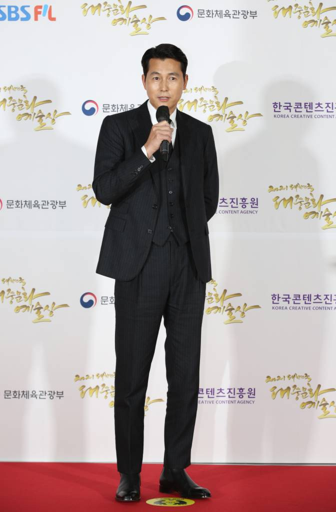 배우 정우성이 28일 오후 서울 장충동 국립극장에서 열린 2021 대한민국 대중문화예술상 시상식에 참석해 포즈를 취하고 있다. /사진제공=한국콘텐츠진흥원 2021.10.28 /사진=이동훈 기자 photoguy@