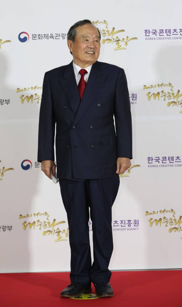 배우 박인환이 28일 오후 서울 장충동 국립극장에서 열린 2021 대한민국 대중문화예술상 시상식에 참석해 포즈를 취하고 있다. /사진제공=한국콘텐츠진흥원 2021.10.28 /사진=이동훈 기자 photoguy@