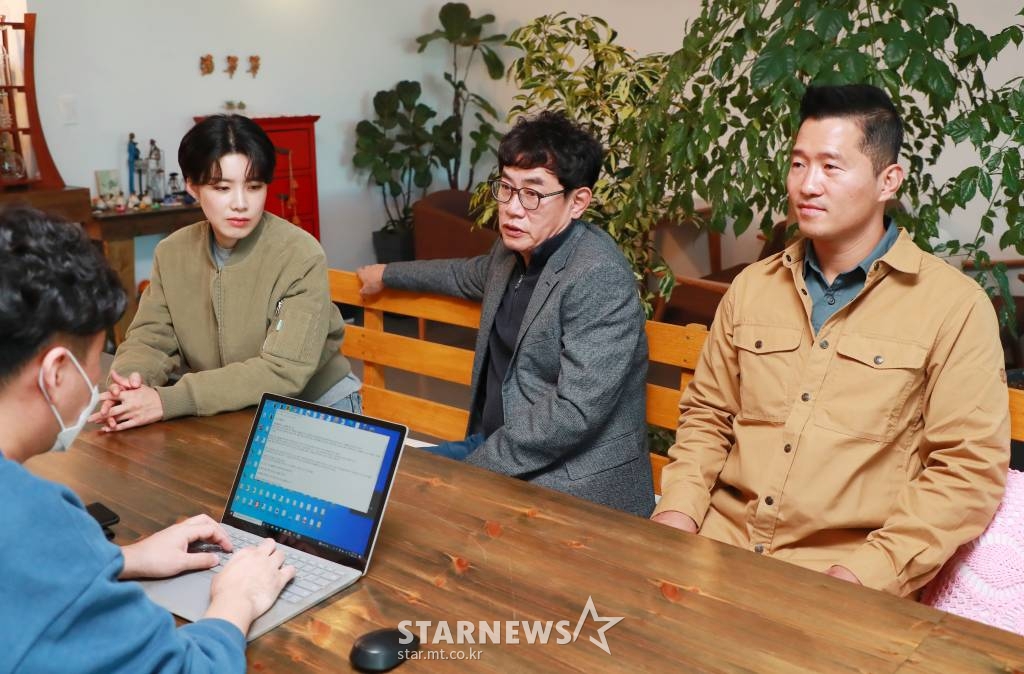 장도연(왼쪽부터) 이경규 강형욱 '개는 훌륭하다' 100회 인터뷰 /사진=이동훈 기자 photoguy@