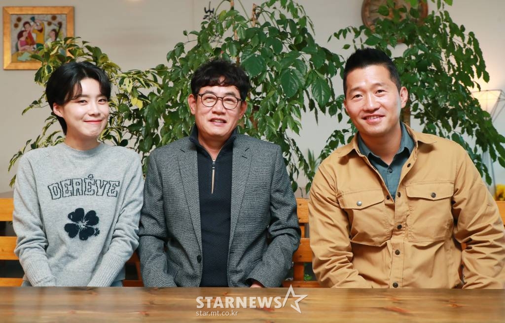 장도연(왼쪽부터), 이경규, 강형욱 '개는 훌륭하다' 100회 인터뷰 /사진=이동훈 기자 photoguy@