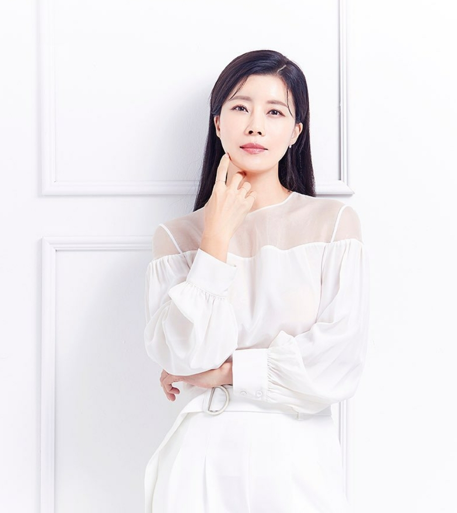 배우 유선 /사진제공=블레스이엔티