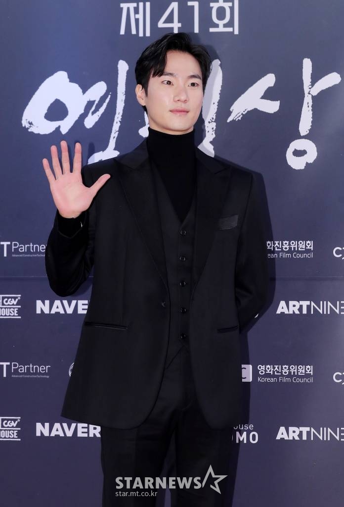 배우 이홍내가 10일 오후 서울 중구 순화동 KG타워 하모니홀에서 열린 '제41회 영평상 시상식'에 참석해 포즈를 취하고 있다. 2021.11.10 /사진=김창현 기자 chmt@