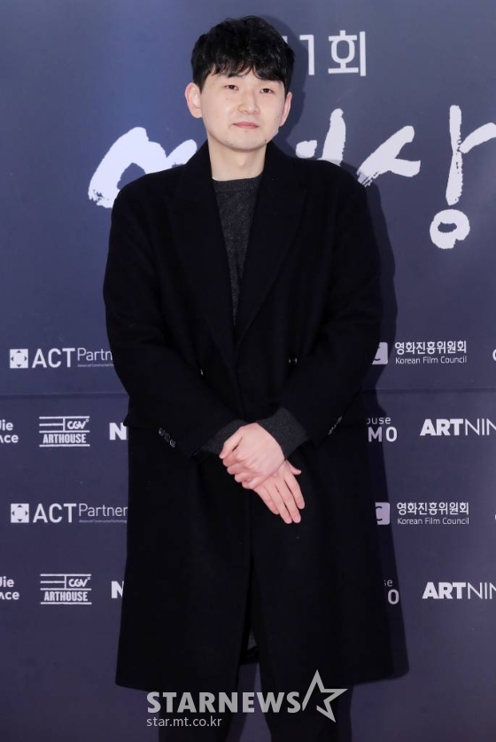 정우성 평론가가 10일 오후 서울 중구 순화동 KG타워 하모니홀에서 열린 '제41회 영평상 시상식'에 참석해 포즈를 취하고 있다. 2021.11.10 /사진=김창현 기자 chmt@