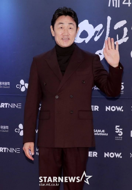배우 허준호가 10일 오후 서울 중구 순화동 KG타워 하모니홀에서 열린 '제41회 영평상 시상식'에 참석해 포즈를 취하고 있다. 2021.11.10 /사진=김창현 기자 chmt@