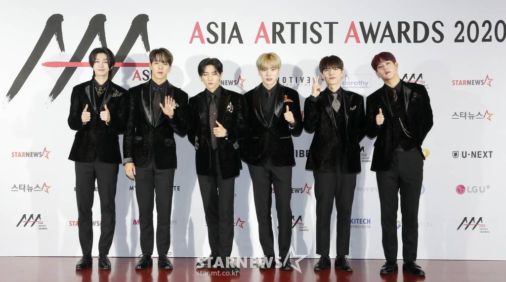 그룹 몬스타엑스가 28일 마이뮤직테이스트에서 중계된 2020 Asia Artist Awards(2020 아시아 아티스트 어워즈, 2020 AAA) 레드카펫 행사에서 포즈를 취하고 있다. 스타뉴스가 주최하고 AAA 조직위원회가 주관하는 AAA는 어디에서도 보지 못했던 새로운 무대를 선보이며 전 세계 팬들의 눈과 귀를 사로잡아 명실상부 NO.1 글로벌 시상식으로 거듭났다. /사진=김창현 기자 chmt@