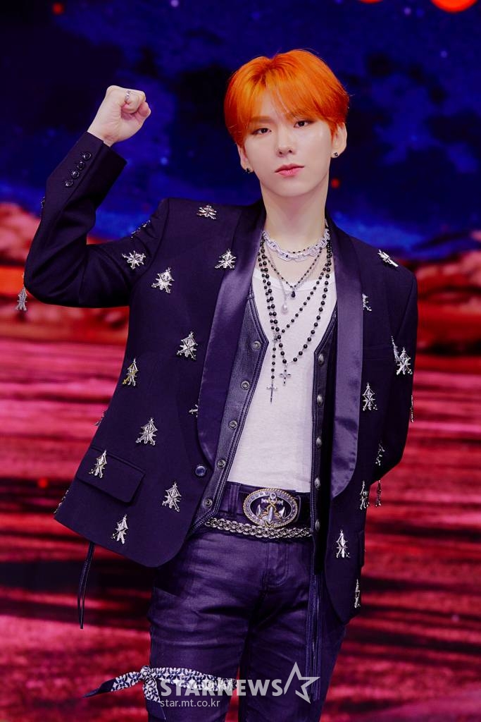 그룹 몬스타엑스 기현이 19일 오전 온라인 생중계로 진행된 미니앨범 'No Limit'(노 리밋) 발매기념 쇼케이스에 앞서 포즈를 취하고 있다. 어떤 상황에도 '한계 없는' 가능성과 함께 무한 경쟁시대에서 더욱 빛나는 몬스타엑스의 정체성을 담은 앨범 'No Limit'은 19일 오후 2시에 공개된다. /사진제공=스타쉽엔터테인먼트 2021.11.19 /사진=이동훈 기자 photoguy@